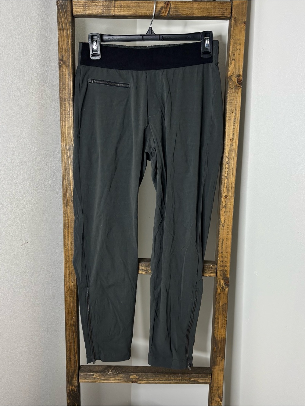 Athleta Dark Gray Track Joggers with Black Elastic Waistband Size 2